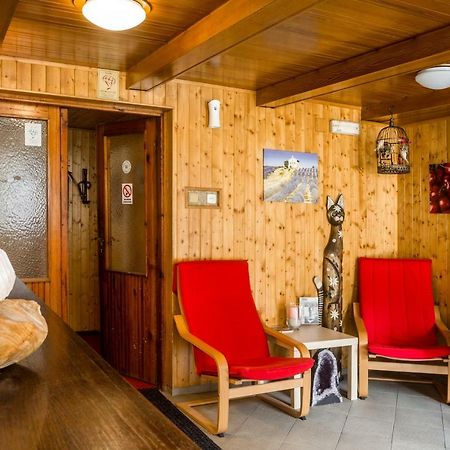 בנסוב Hotel Konopiste Nova Myslivna מראה חיצוני תמונה