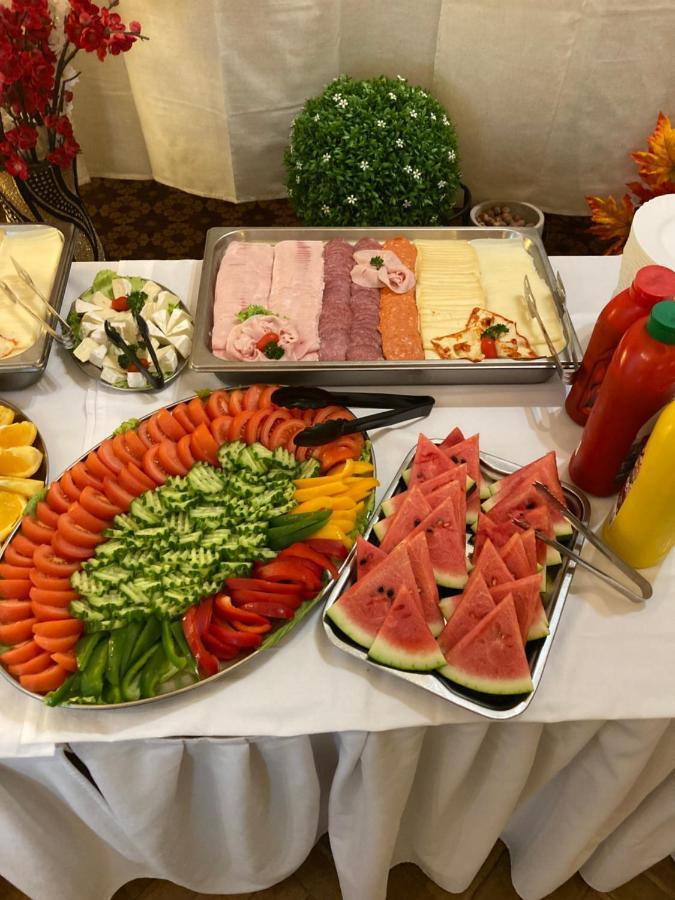 בנסוב Hotel Konopiste Nova Myslivna מראה חיצוני תמונה