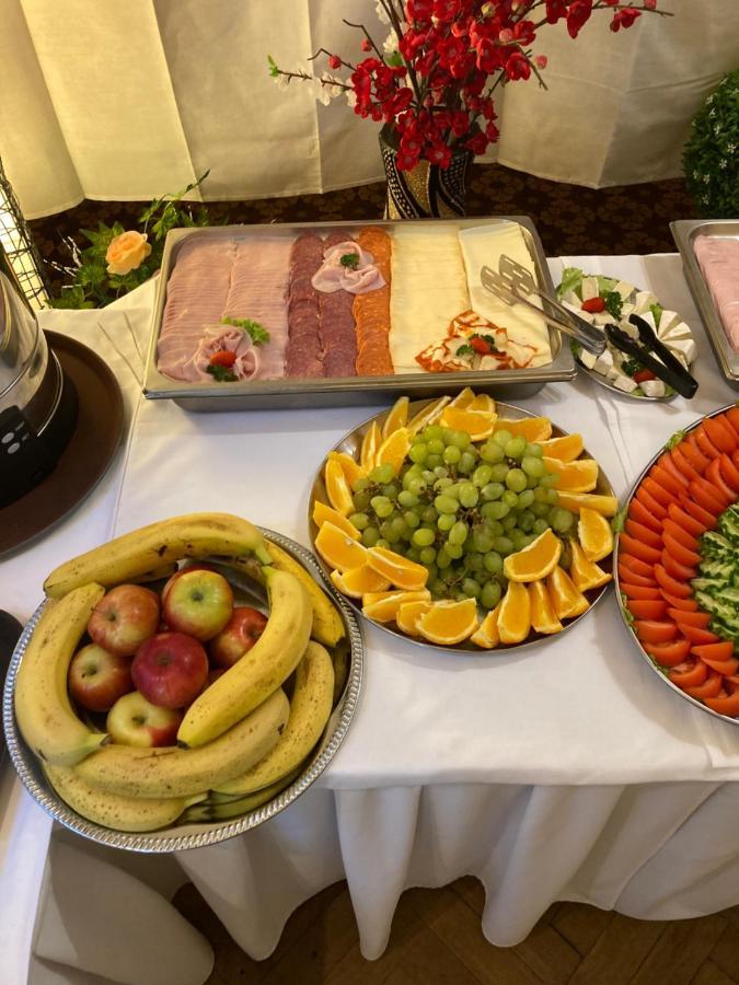 בנסוב Hotel Konopiste Nova Myslivna מראה חיצוני תמונה