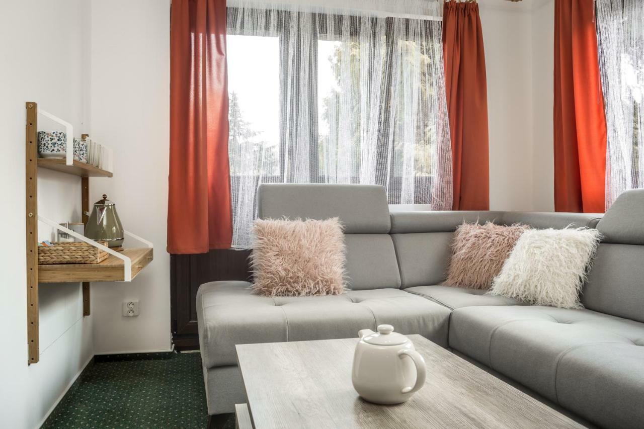 בנסוב Hotel Konopiste Nova Myslivna מראה חיצוני תמונה