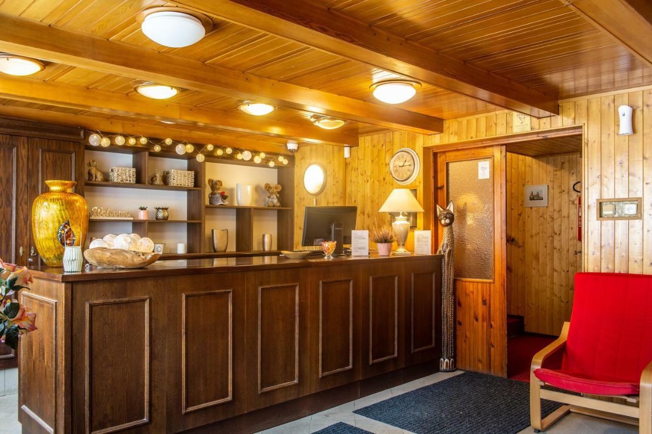 בנסוב Hotel Konopiste Nova Myslivna מראה חיצוני תמונה