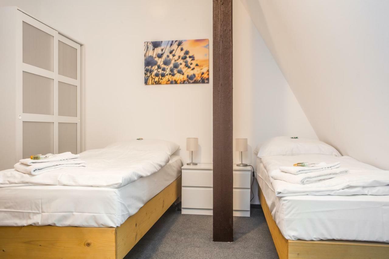 בנסוב Hotel Konopiste Nova Myslivna מראה חיצוני תמונה