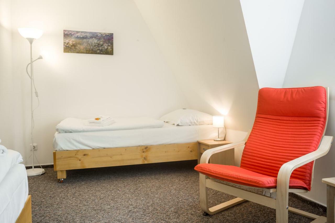 בנסוב Hotel Konopiste Nova Myslivna מראה חיצוני תמונה